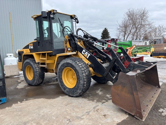 Chargeur articulé sur pneus Caterpillar IT14
