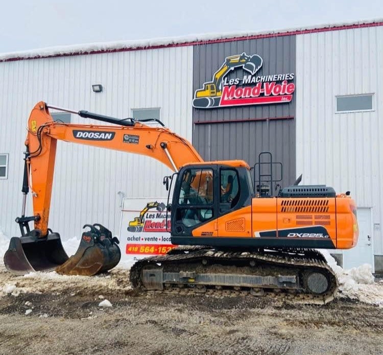 Excavatrice Doosan DX225