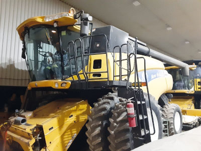 Combine harvester New Holland CR9060