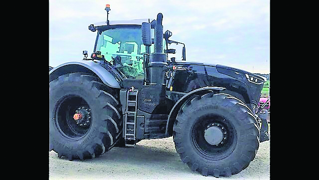 Les nouveaux tracteurs Fendt 700 Vario Gen7 équipés de pneus Vredestein VF  Traxion Optimall par AGCO