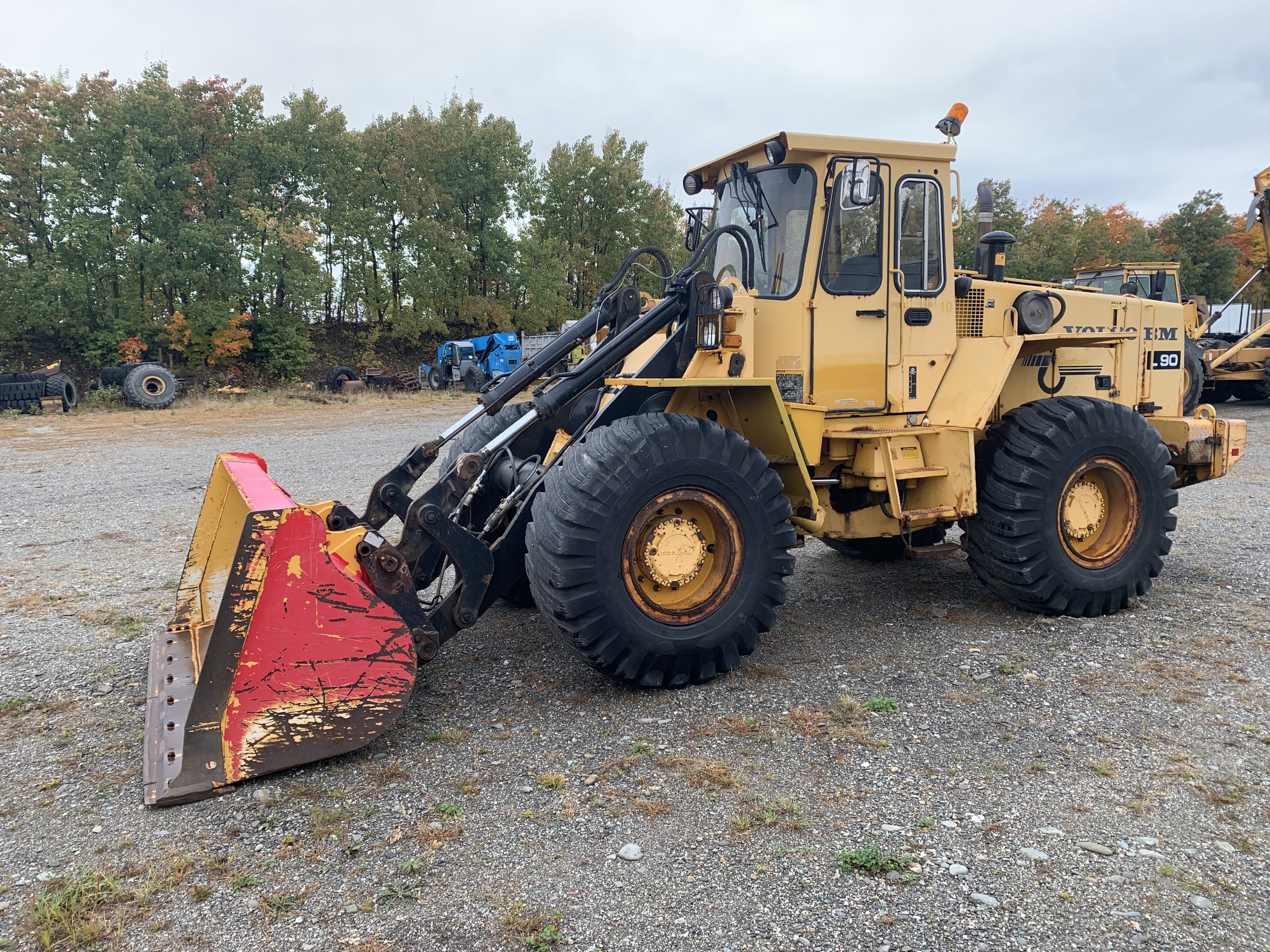 Chargeur articulé sur pneus Volvo Michigan volvo L90