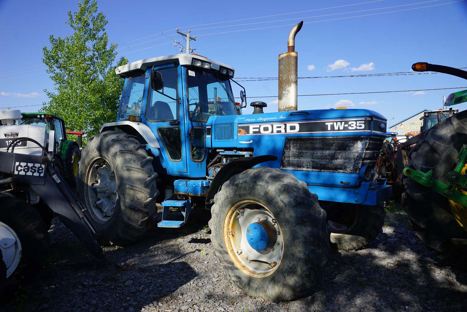 Tracteur Ford TW-35