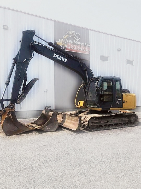 Excavatrice John Deere 120C