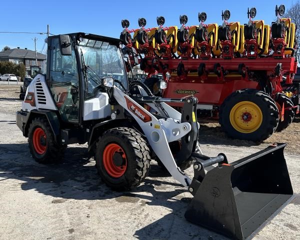 Chargeur articulé sur pneus Bobcat L65