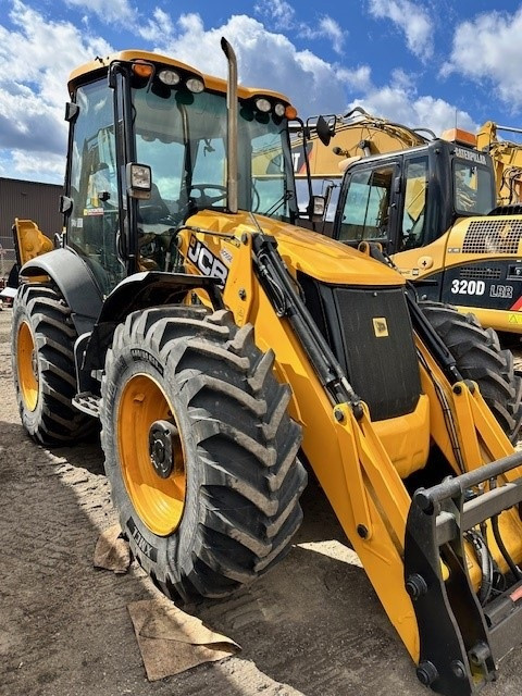 Chargeuse-pelleteuse JCB 4CX 14HFCA