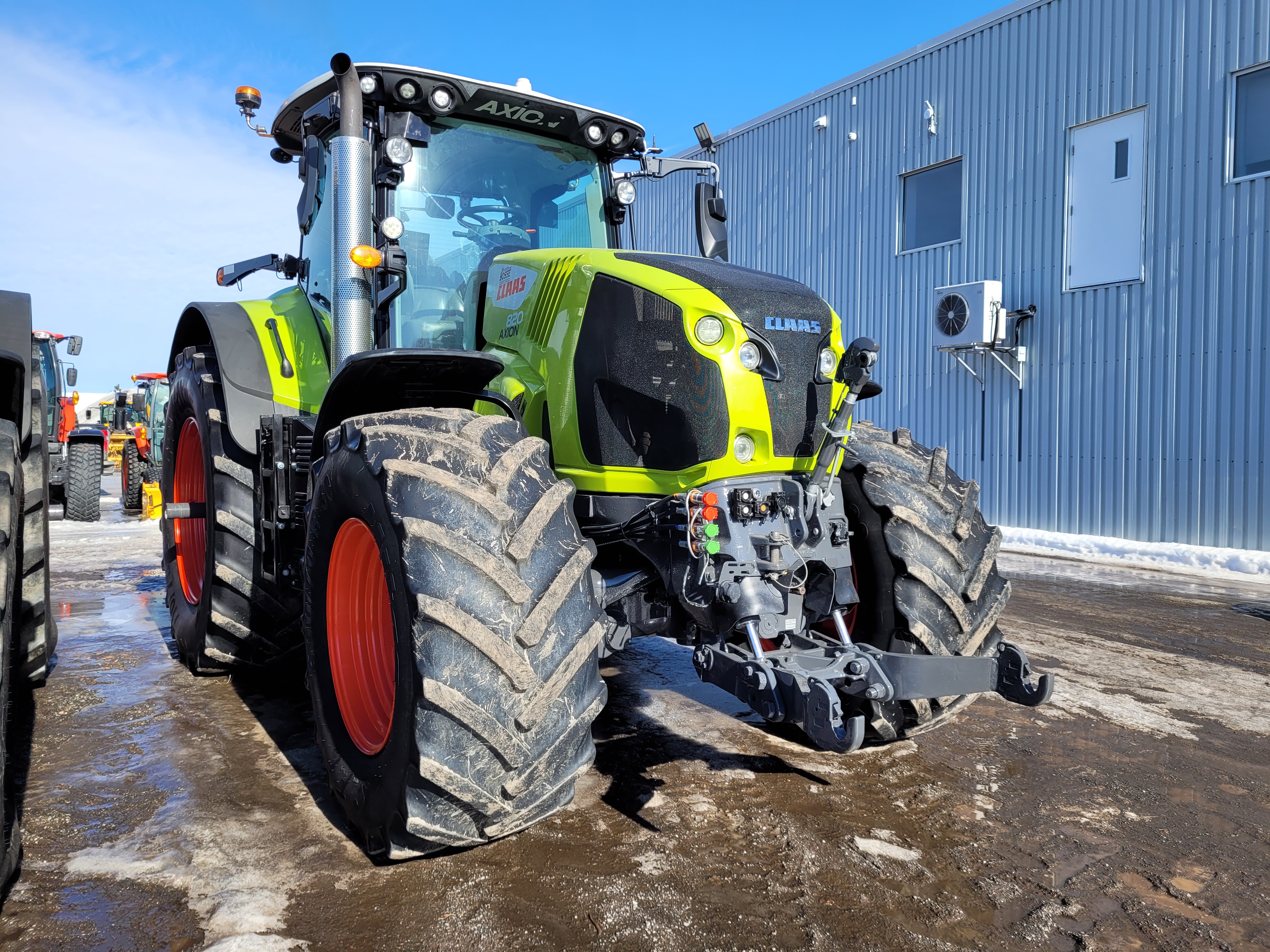 Tracteur Claas AXION 820