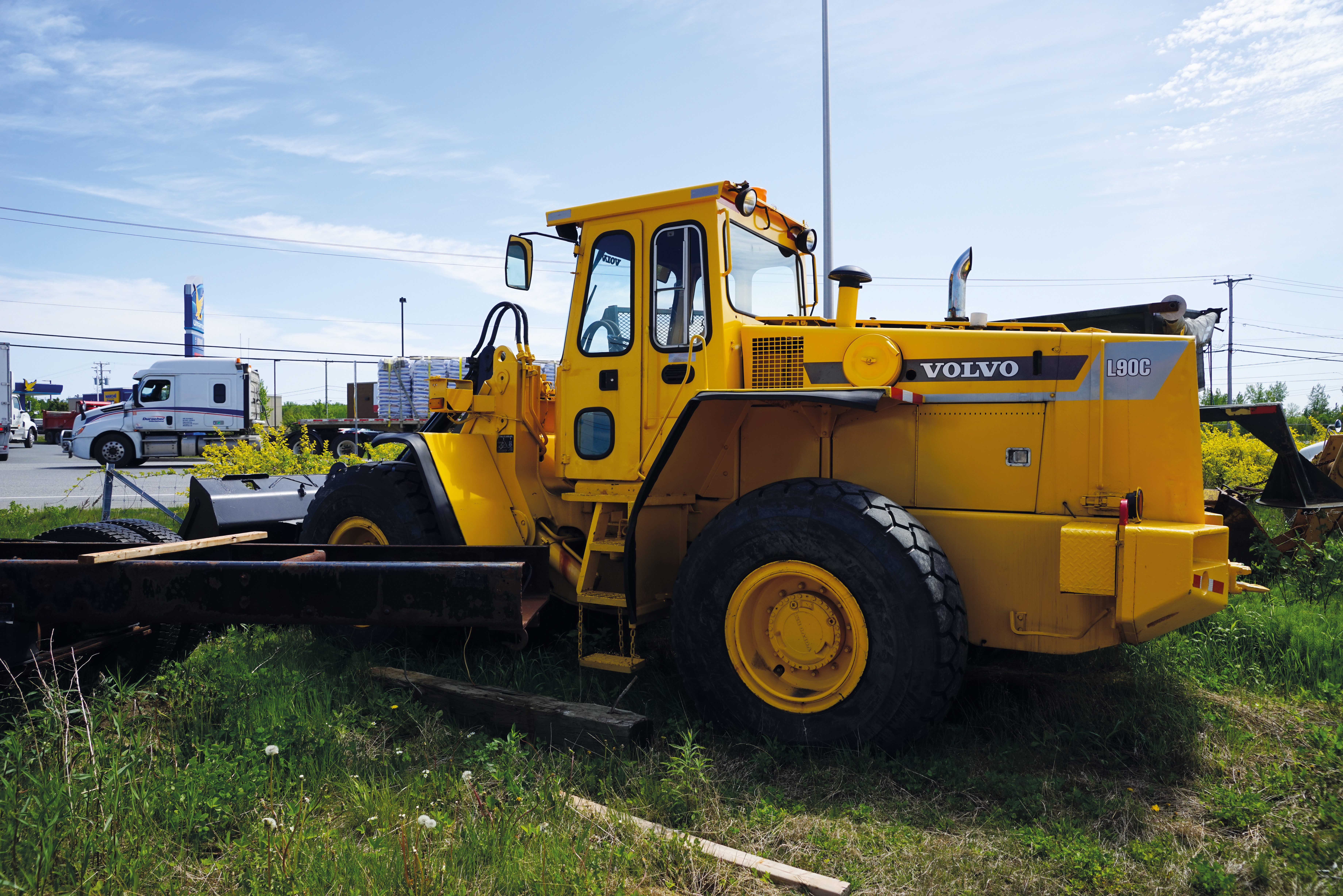 Chargeur articulé sur pneus Volvo L90C