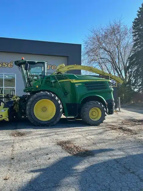 Forage Harvester John Deere 8300