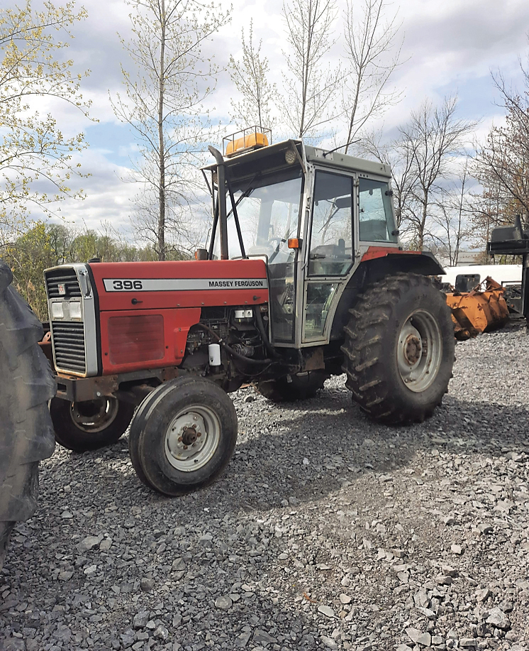 Tracteur Massey Ferguson 396