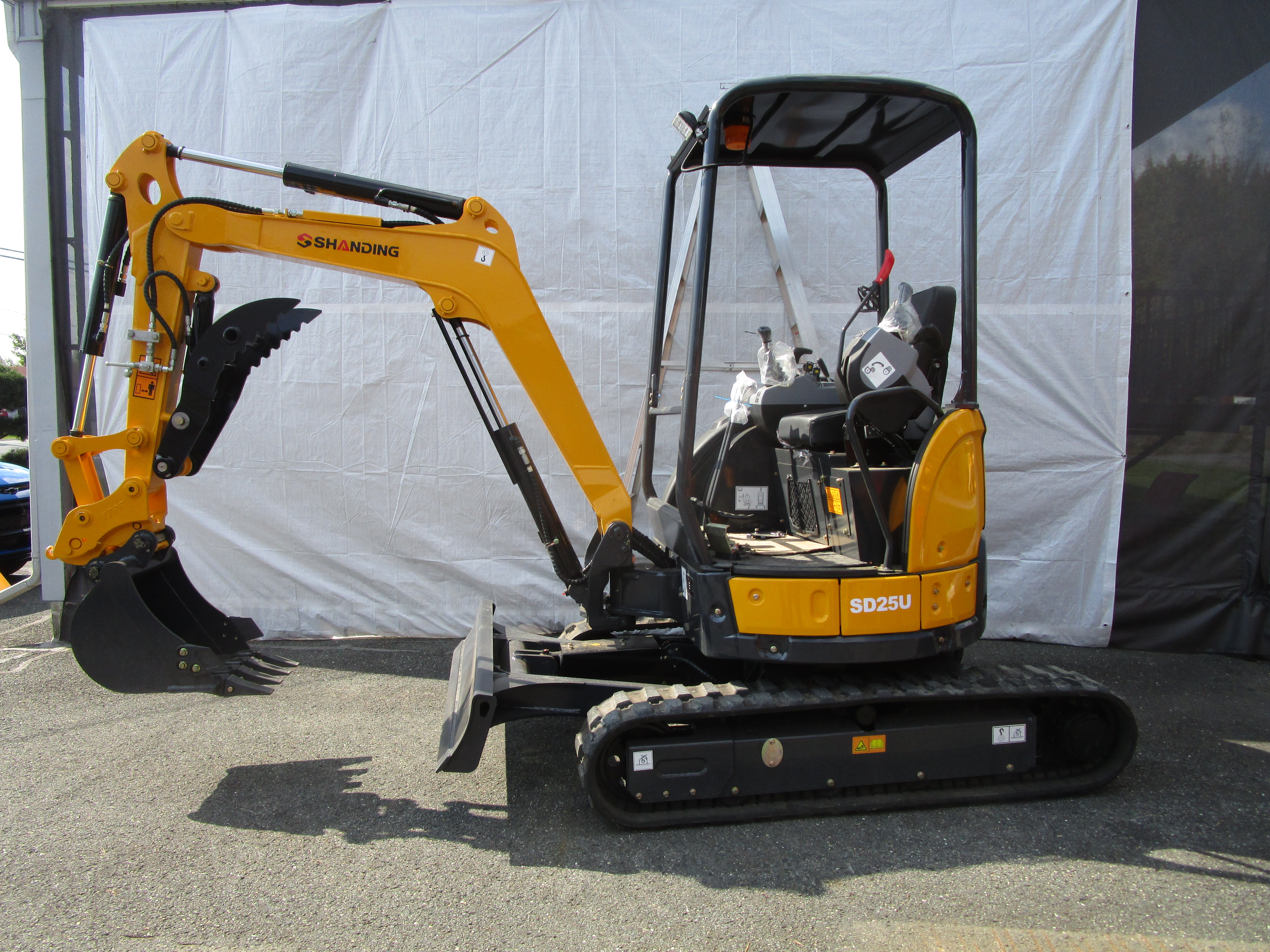 Excavatrice  SHANDING SD25U