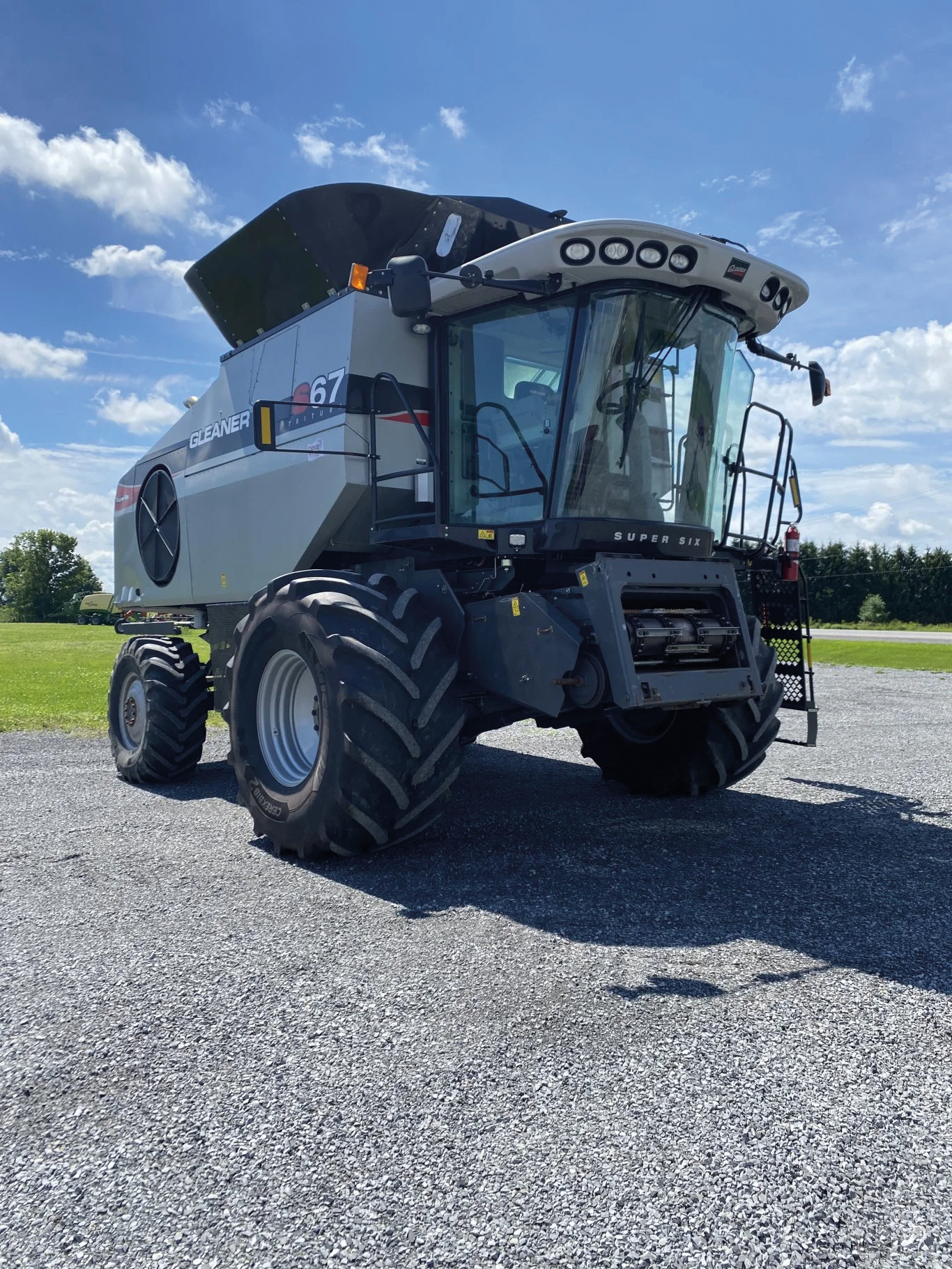 Combine harvester Gleaner S67