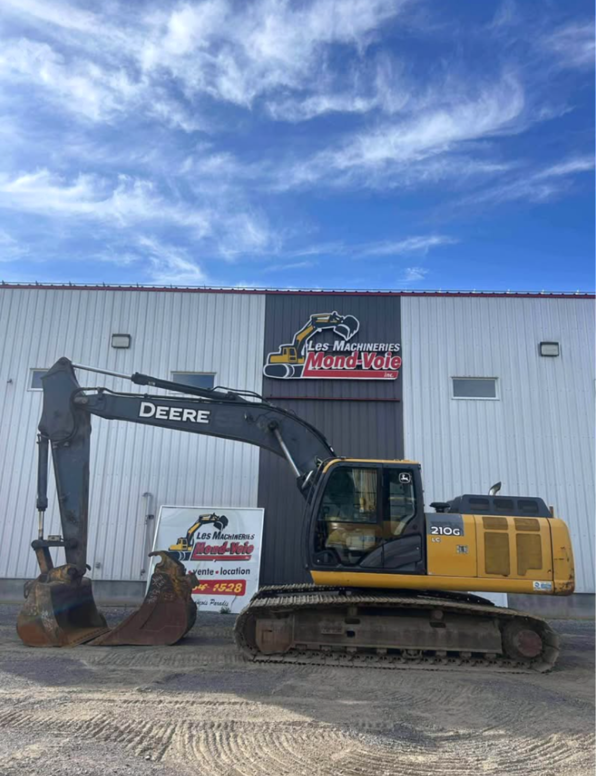 Excavatrice John Deere 210G LC