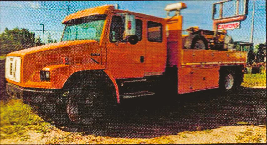   Foreuse sur camion 6 roues  Freightliner, 