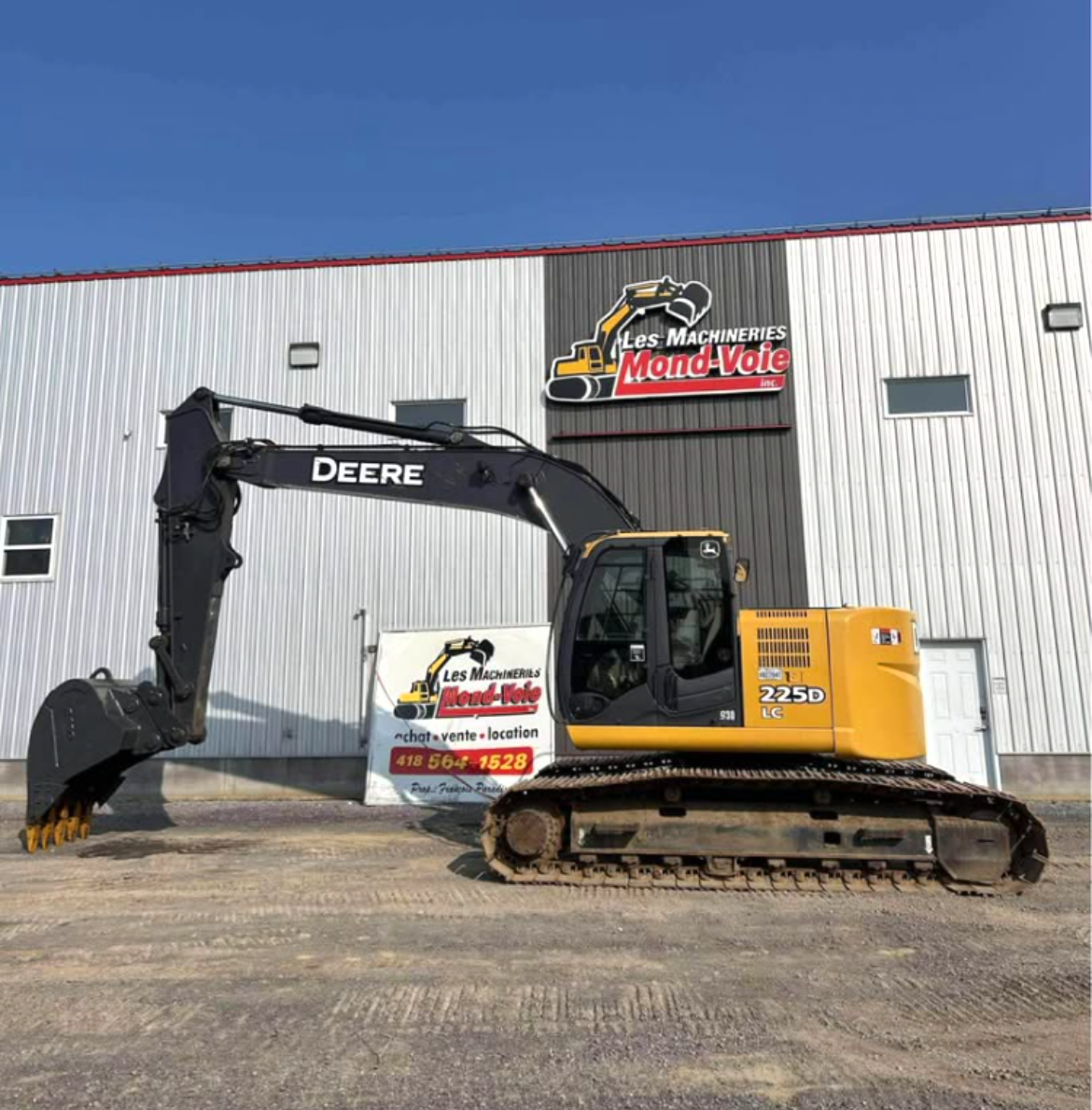 Excavatrice John Deere 225D LC