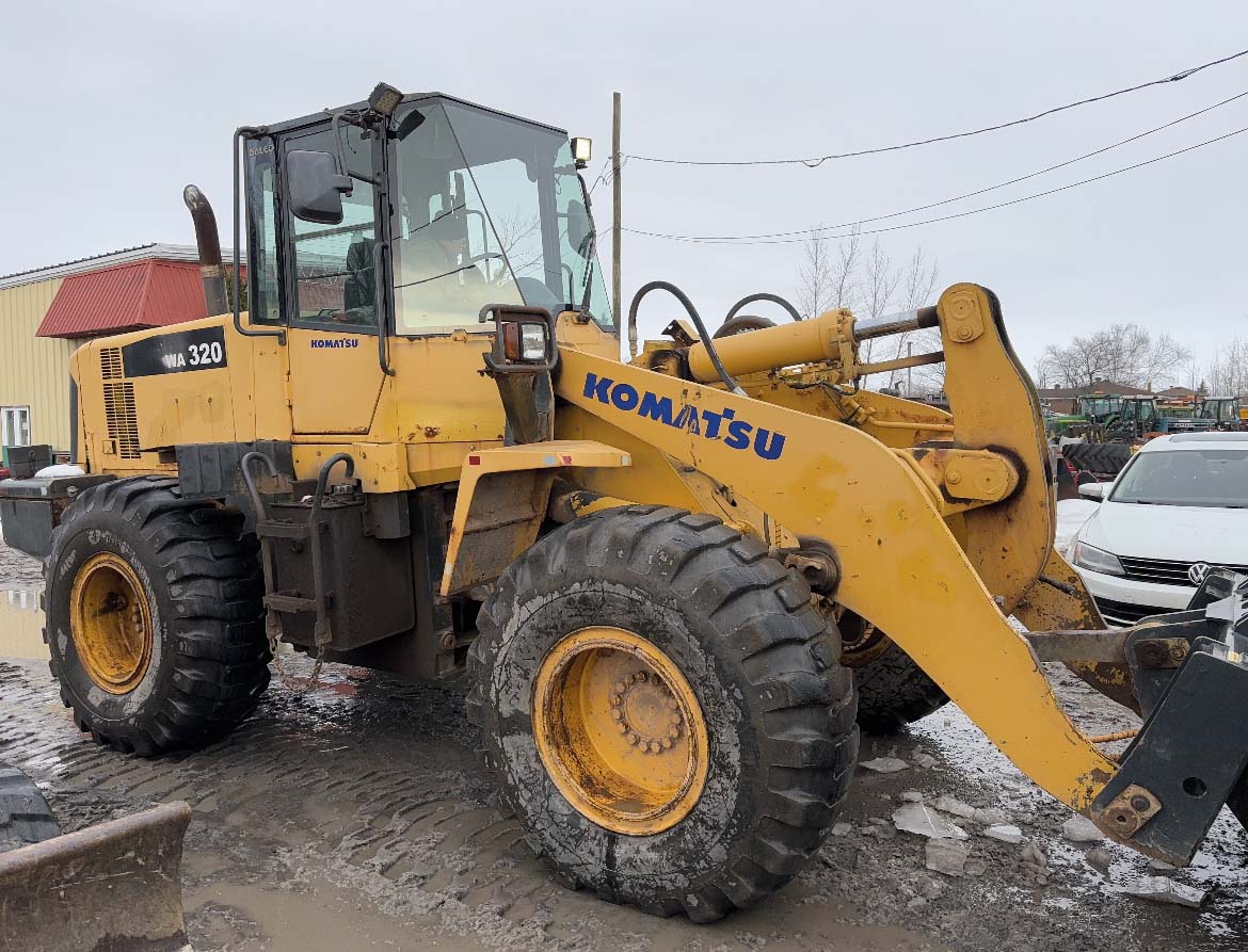 Chargeur articulé sur pneus Komatsu  WA 320