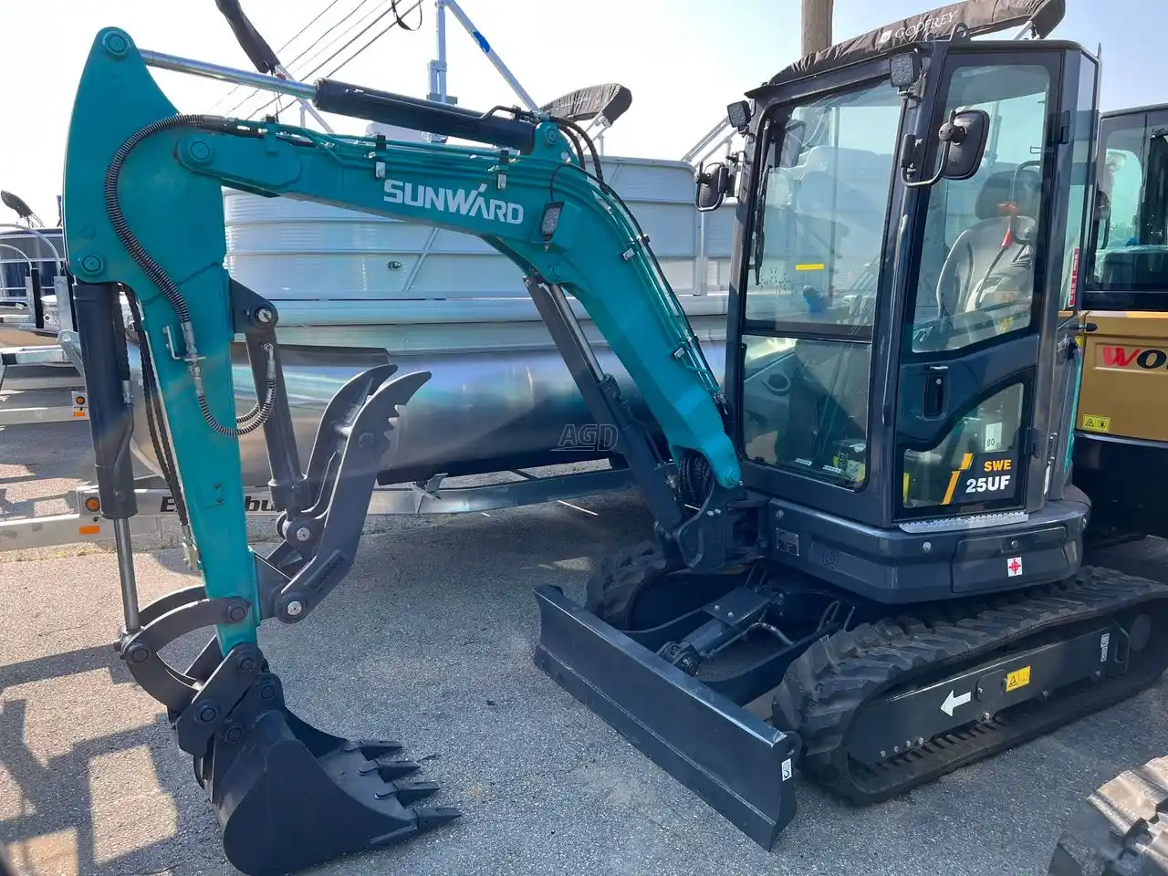 Excavatrice Sunward Model SWE25UF