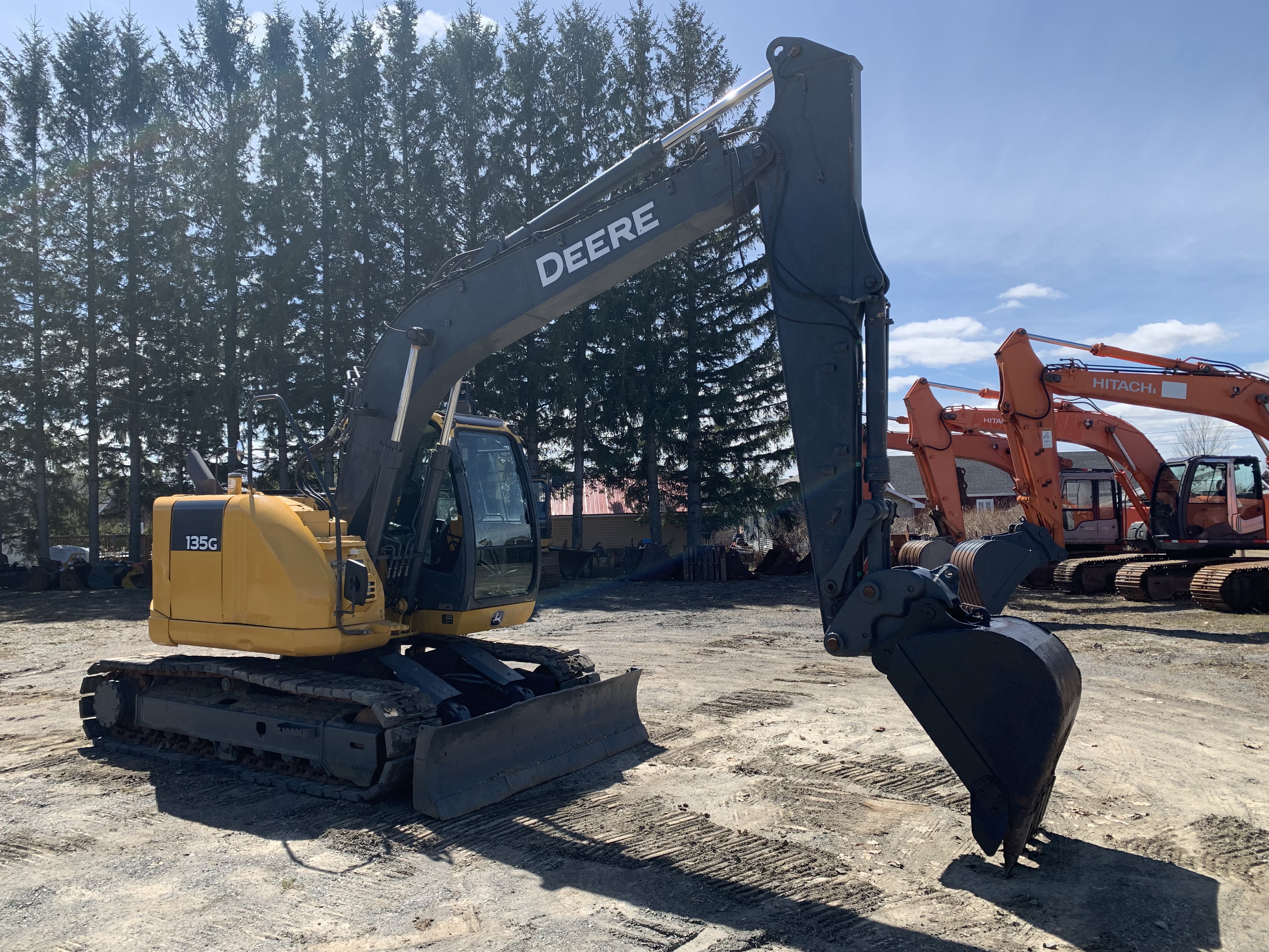 Excavatrice John Deere 135G