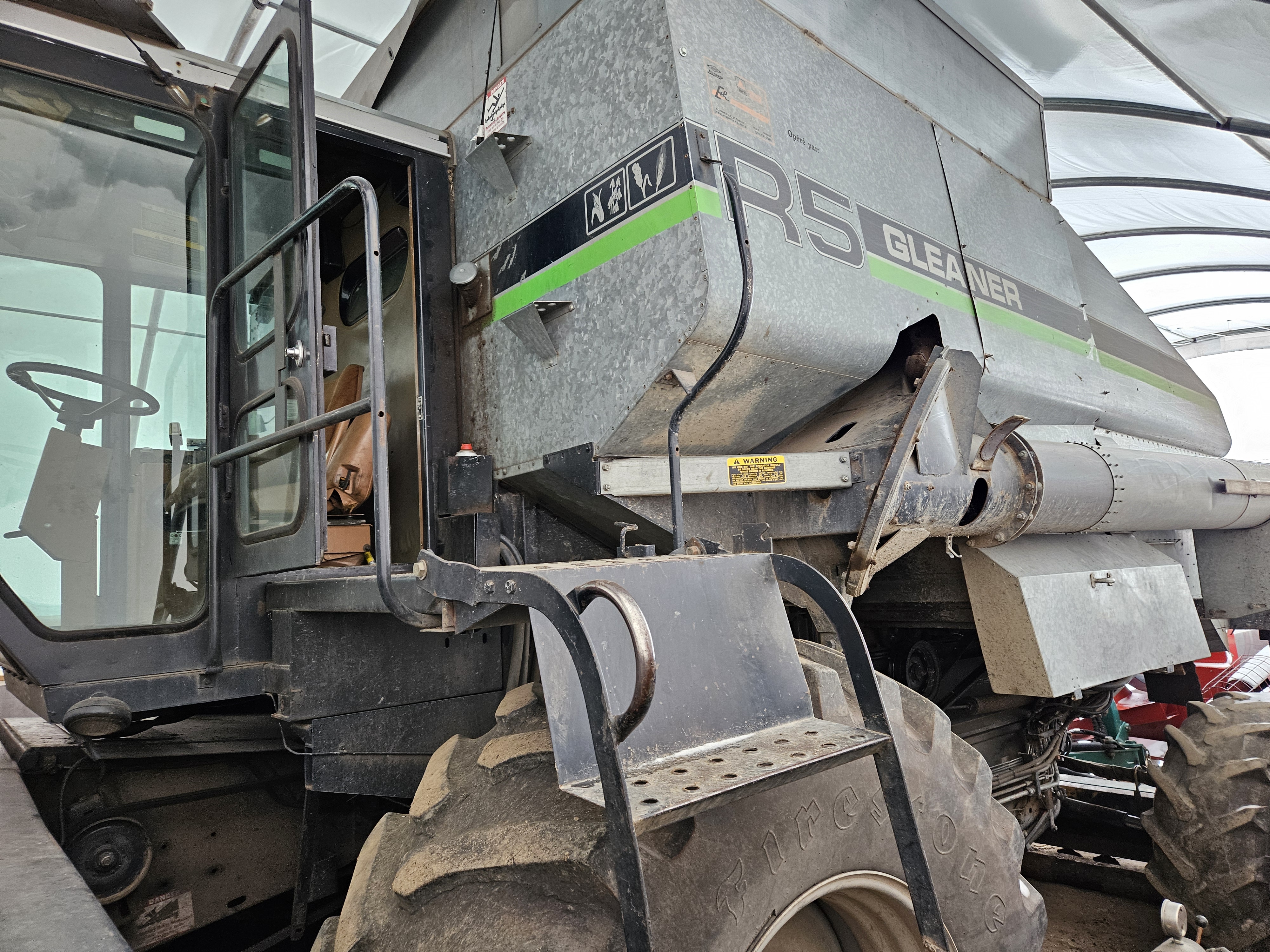 Moissonneuse-batteuse Gleaner R5