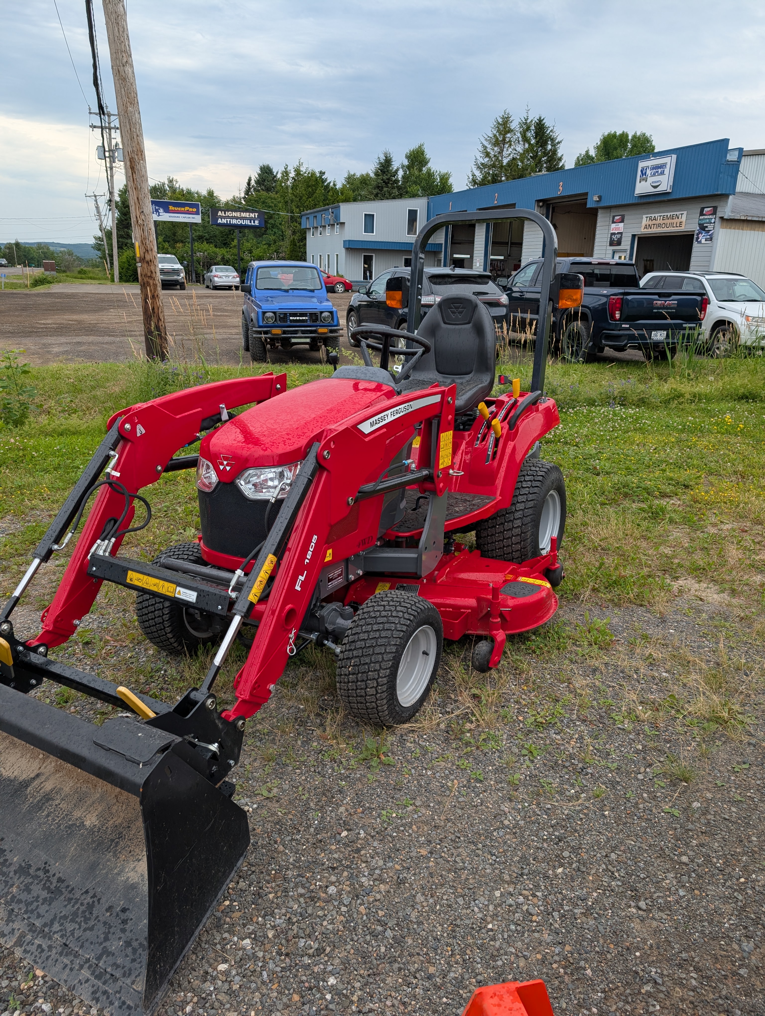 Tracteur Massey Ferguson GC1723E