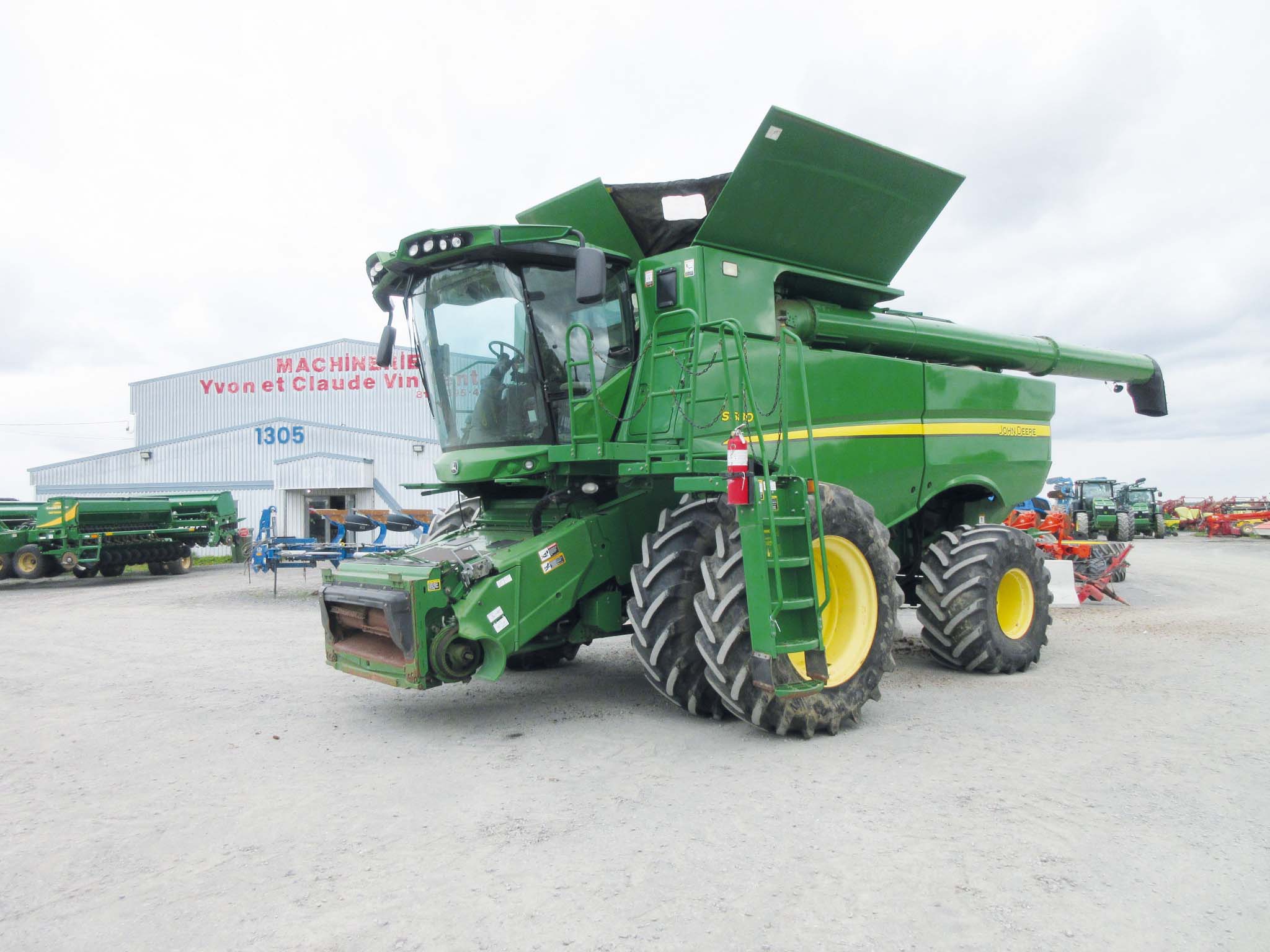 Moissonneuse-batteuse John Deere S680