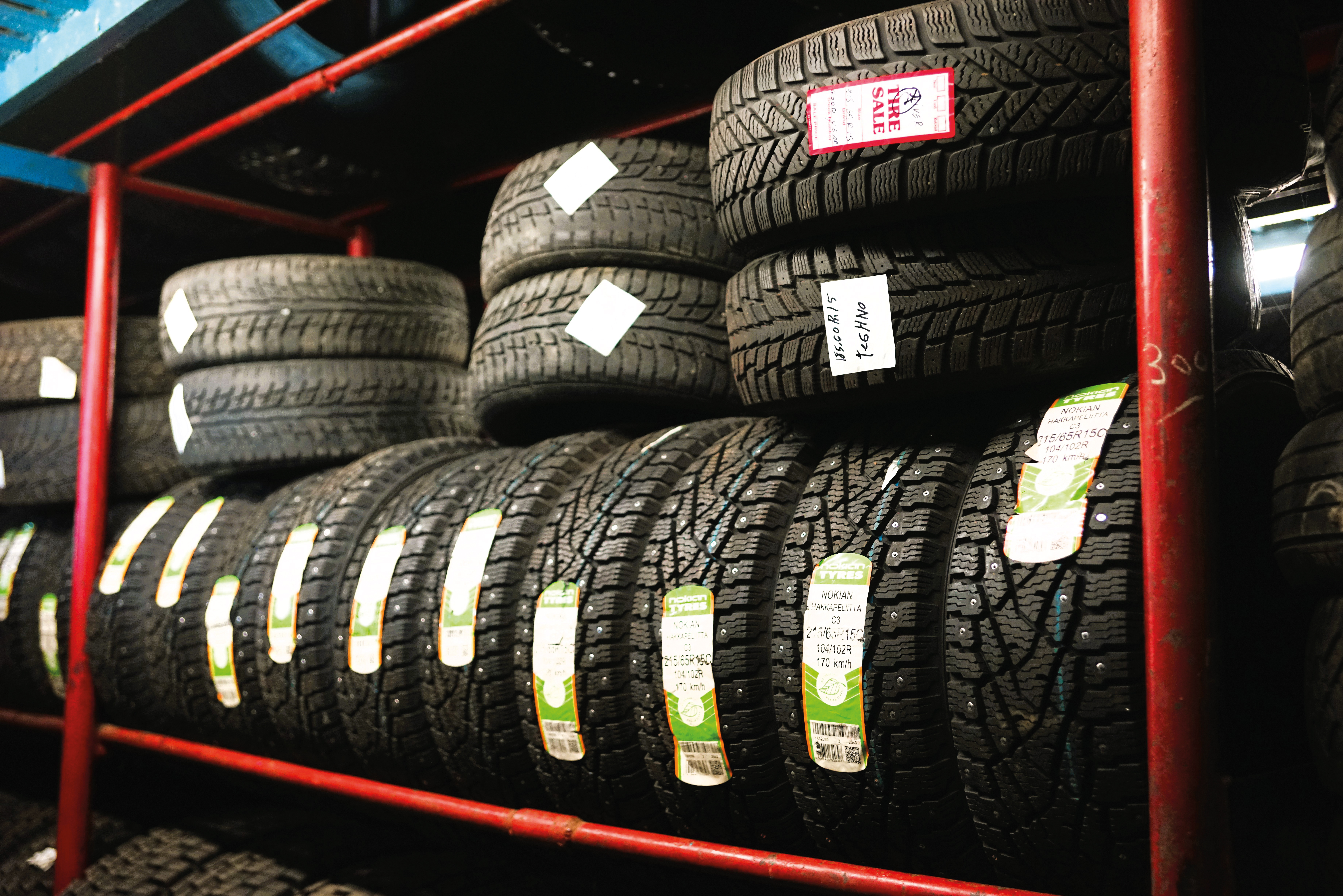 Pneus  Plusieurs pneus neufs et usagés pour auto, VUS et petit camion.