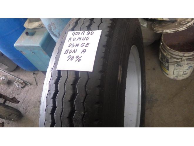 Pneus  1 PNEU 900R20 USAGÉ