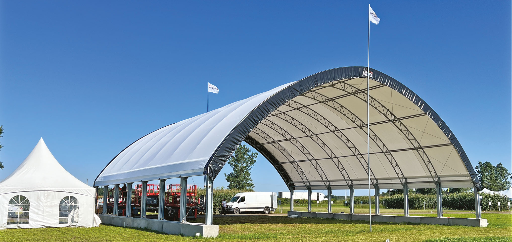 Bâtiment arché (dôme)  Apex 68'L8 X 70' 