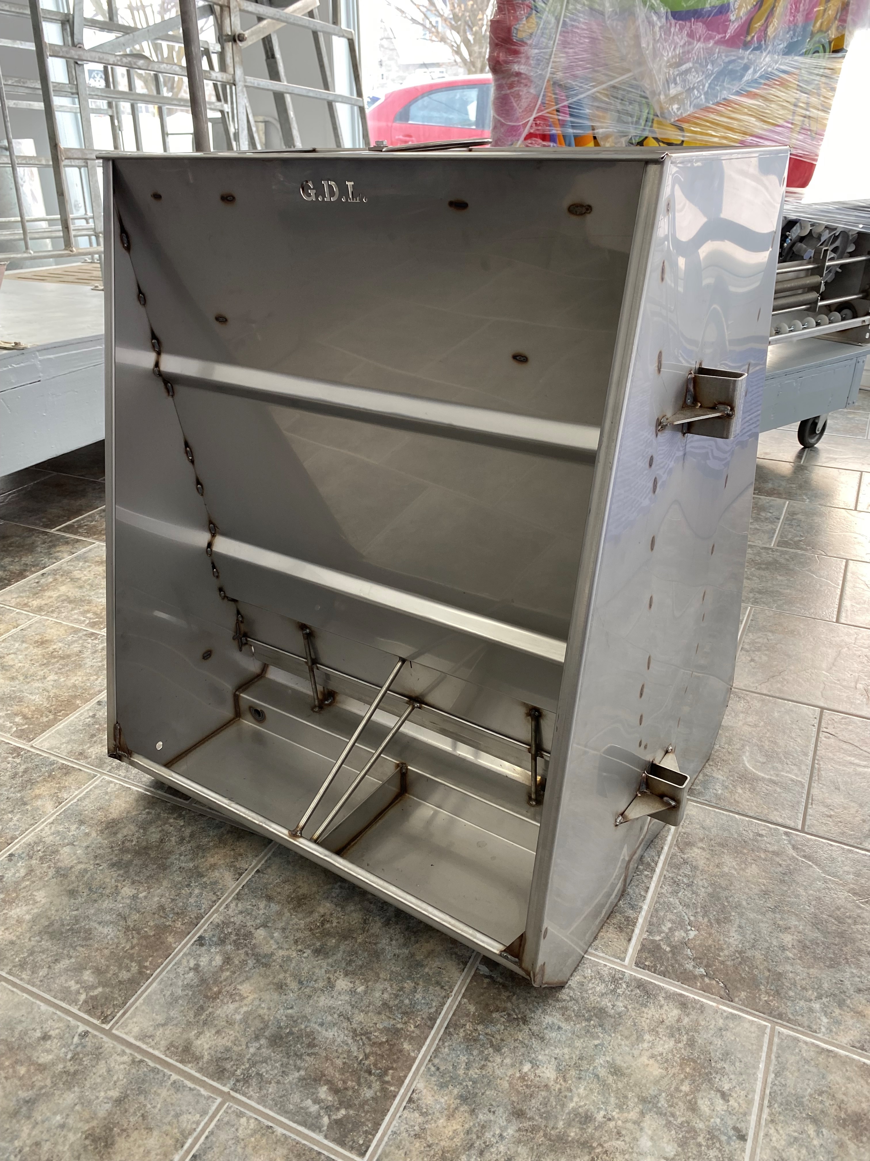 Mangeoire  équipement G.D.L. ltée