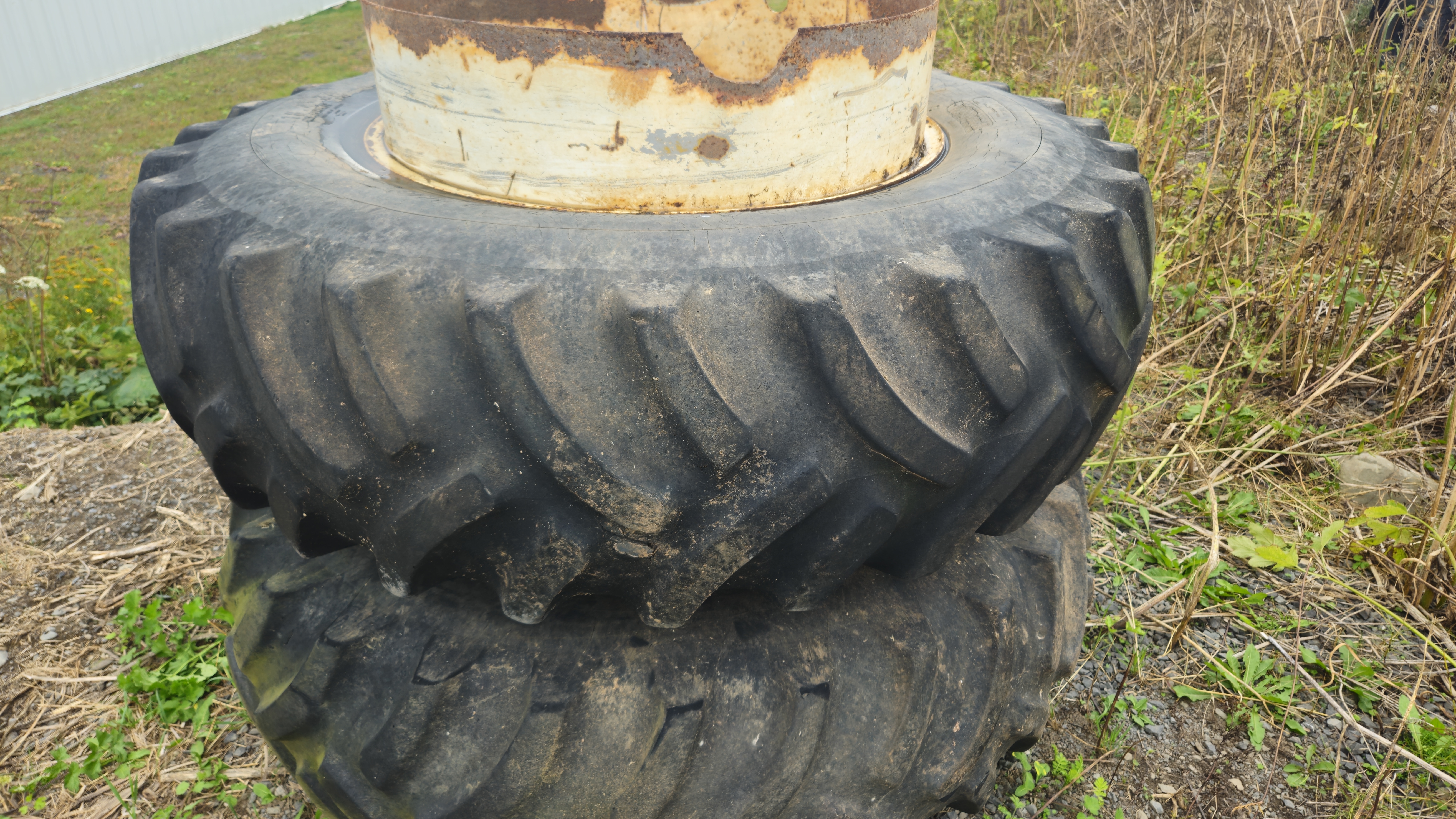 Wheel (single and double)  T-Rail 18,4 x 34