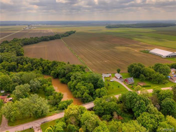 Gestion David Couture inc. / Gestion Sara de Grady (Sutton) Ferme/Fermette À vendre