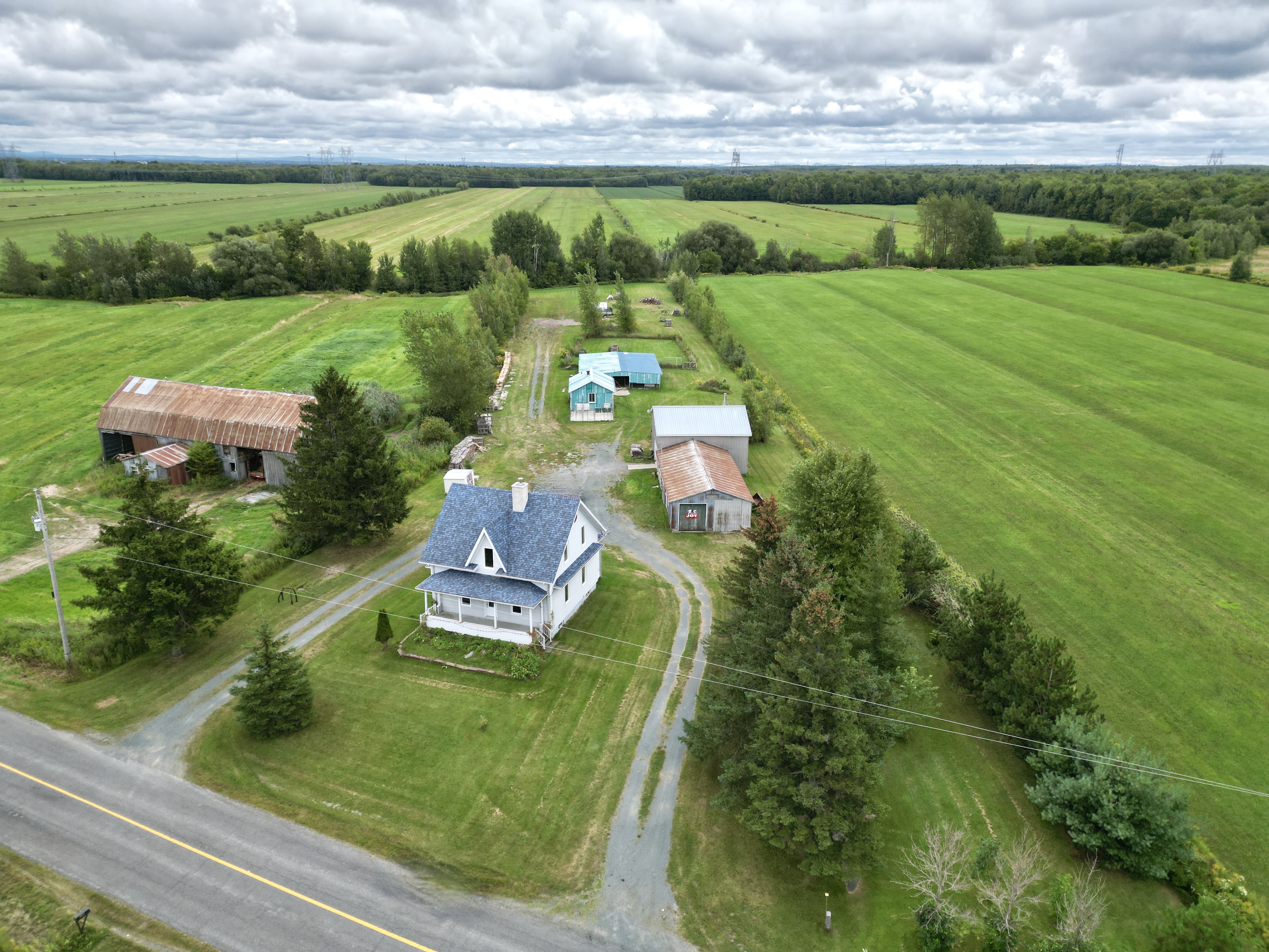 Lafontaine & filles Courtiers immobiliers Ferme/Fermette À vendre