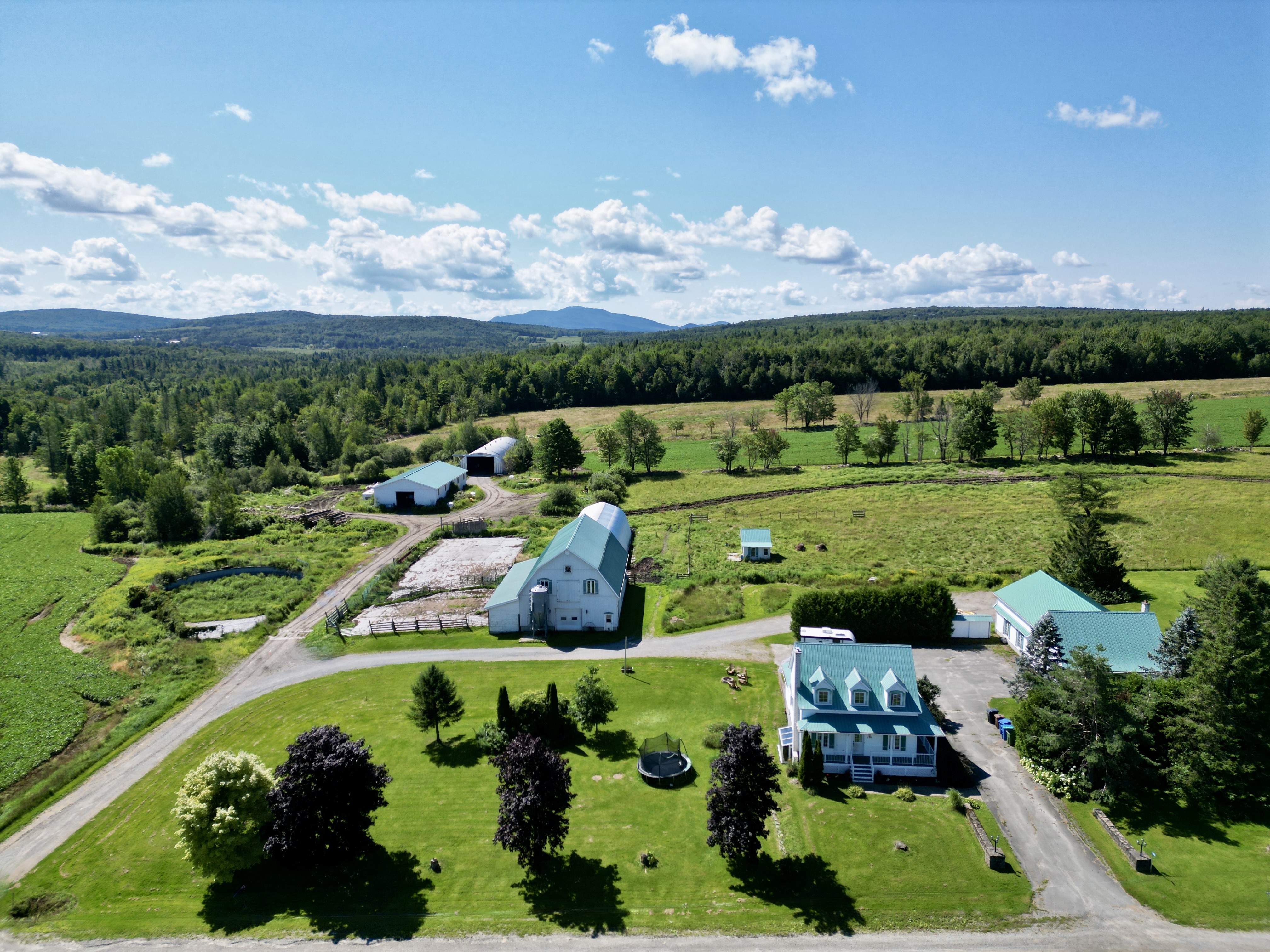 Lafontaine & filles Courtiers immobiliers Ferme/Fermette À vendre