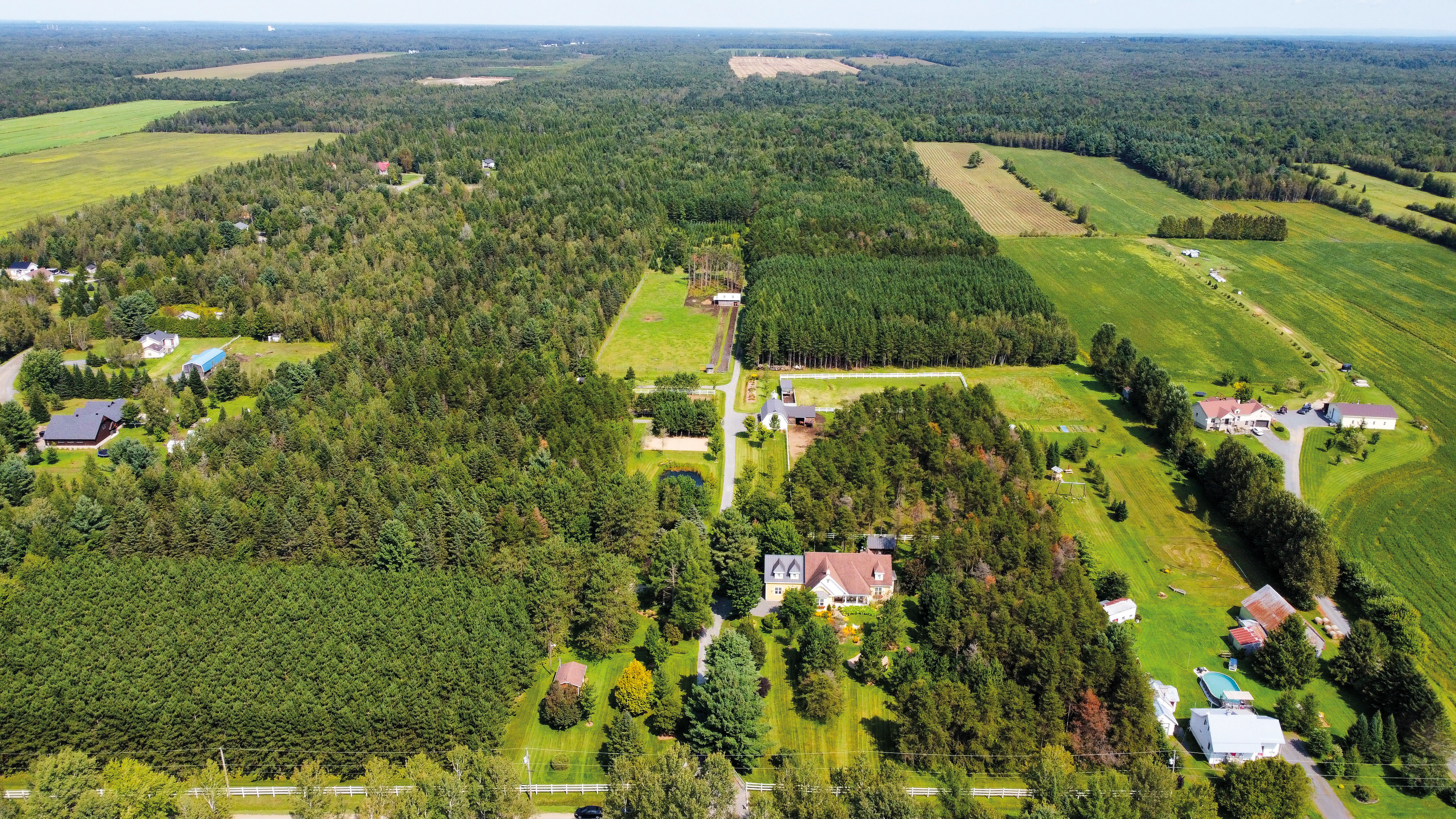 Gestion David Couture inc. / Gestion Sara de Grady (Sutton) Domaine 